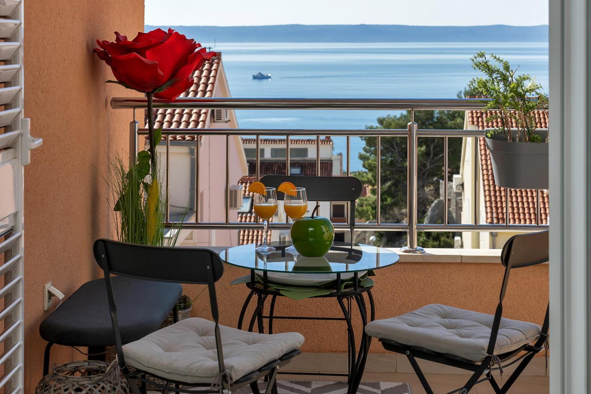 Pura Vida Apartment Makarska